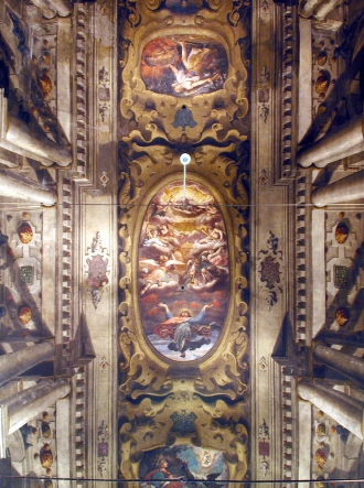 Trompe l'oeil paintings which decorate t|...
